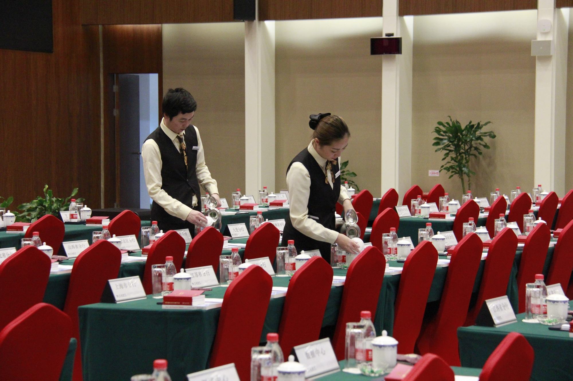 蘇州和之融廣告?zhèn)髅?專業(yè)會議服務定制與展覽展示解決方案